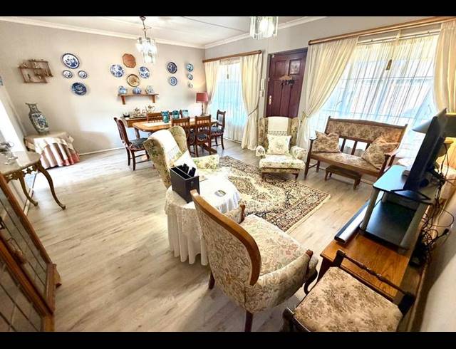 2 BEDROOM TOWNHOUSE FOR SALE IN SCOTTSVILLE EXT